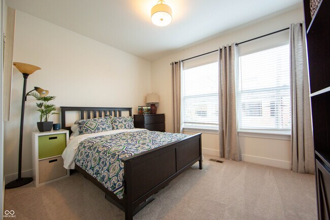 Building Photo - 743 Bates St