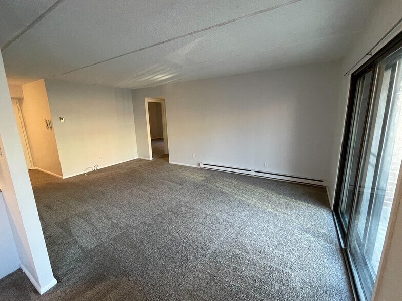 Living Room - 600 Campbell Cir