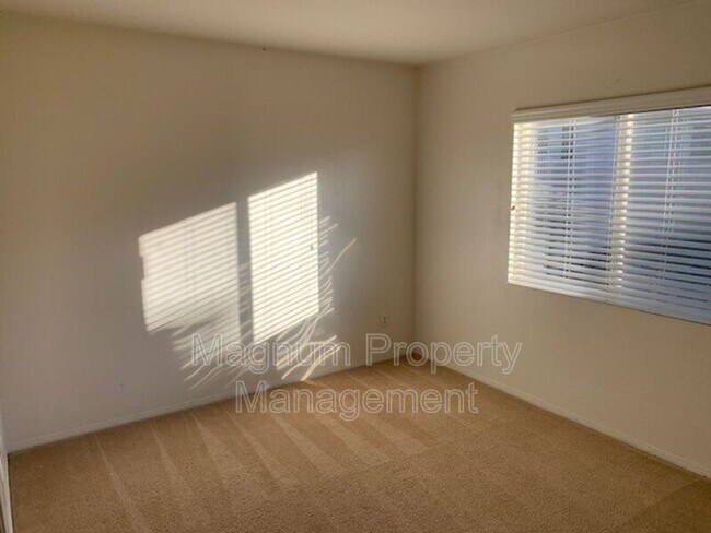 Building Photo - 29675 Ski Ranch St