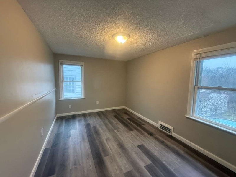 Building Photo - 9002 S Highland Ave