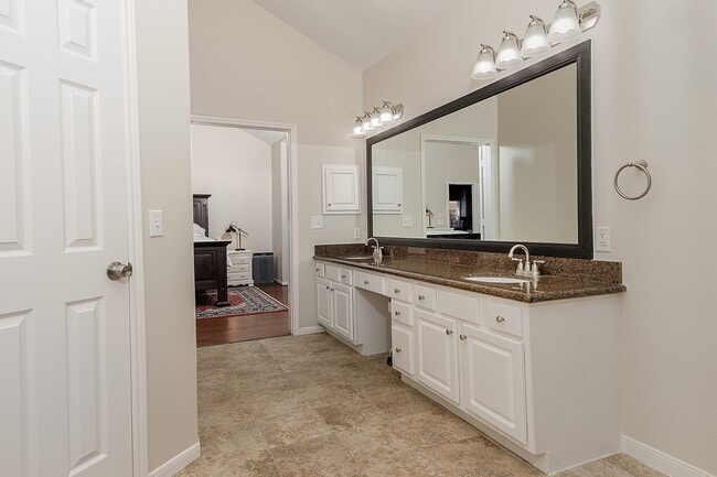 Building Photo - 174 S Winterport Cir