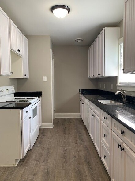 Building Photo - 744 Berkley Rd