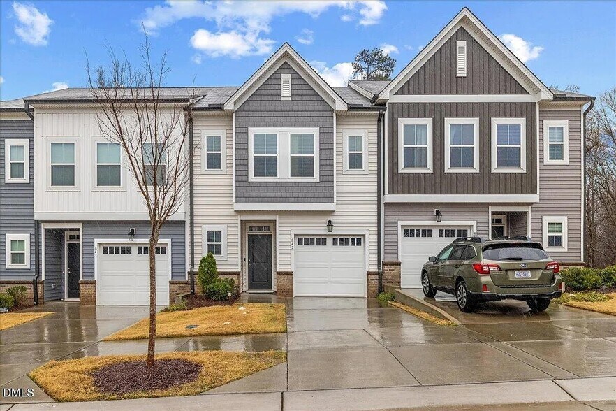 Building Photo - 845 Oak Center Dr