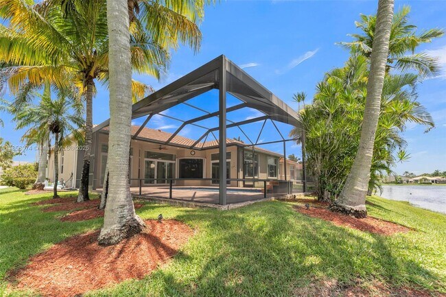 Building Photo - 2715 Edgewater Ct