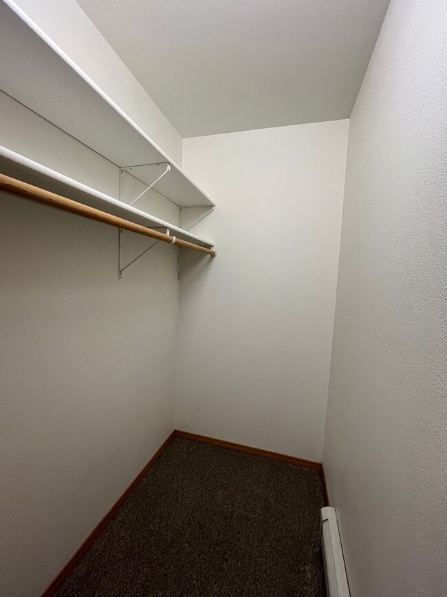 Building Photo - Dog friendly, 3 bedroom home in Aurora