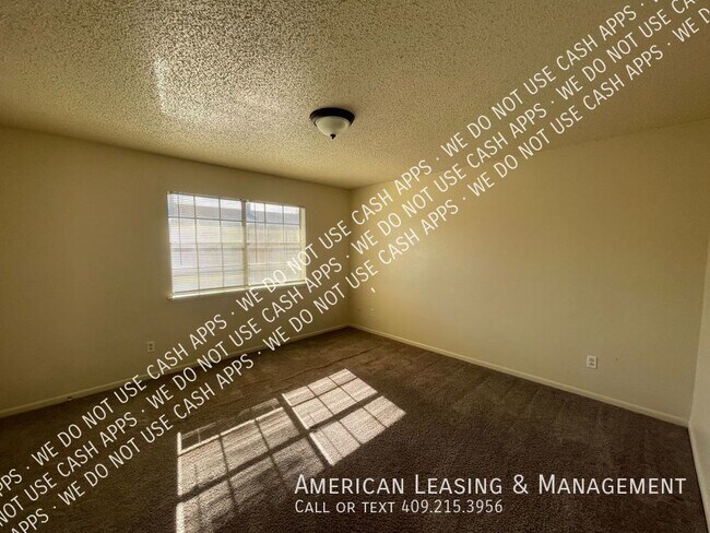 Building Photo - 2-Bedroom West End Town Home Available for...