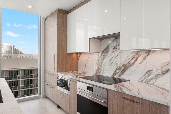 Building Photo - 151 N Seabreeze Blvd