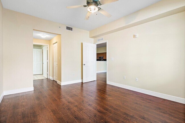 Building Photo - 250 NE 3rd Ave