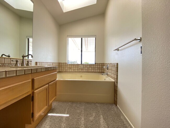 Building Photo - Cardiff Home in Desirable Sandy Point!