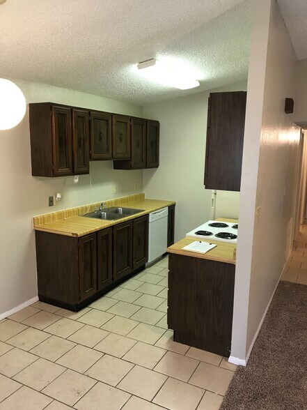 Building Photo - 830 Hardy Springs Cir