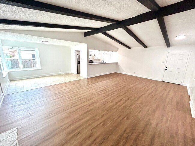 Building Photo - *COMING SOON* 3BR/2BA with Fireplace & 2-Car Garage!