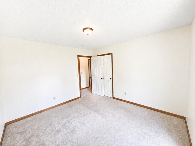 Building Photo - 115 Victor Ave Ext