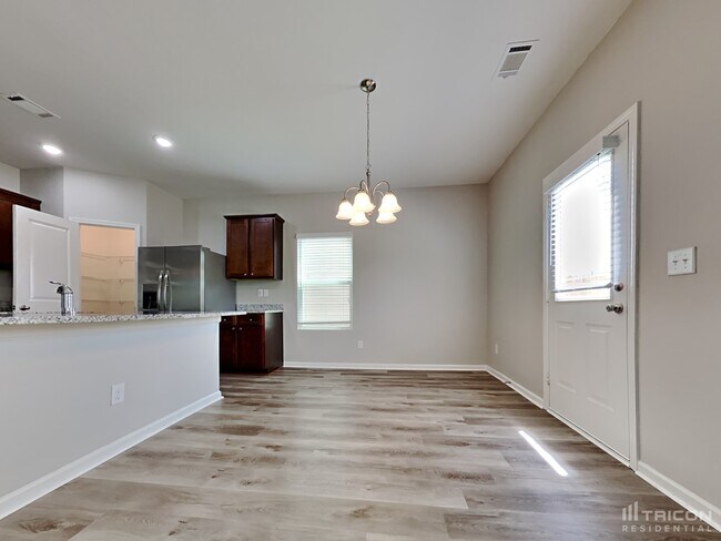 Building Photo - 839 Independence Ave