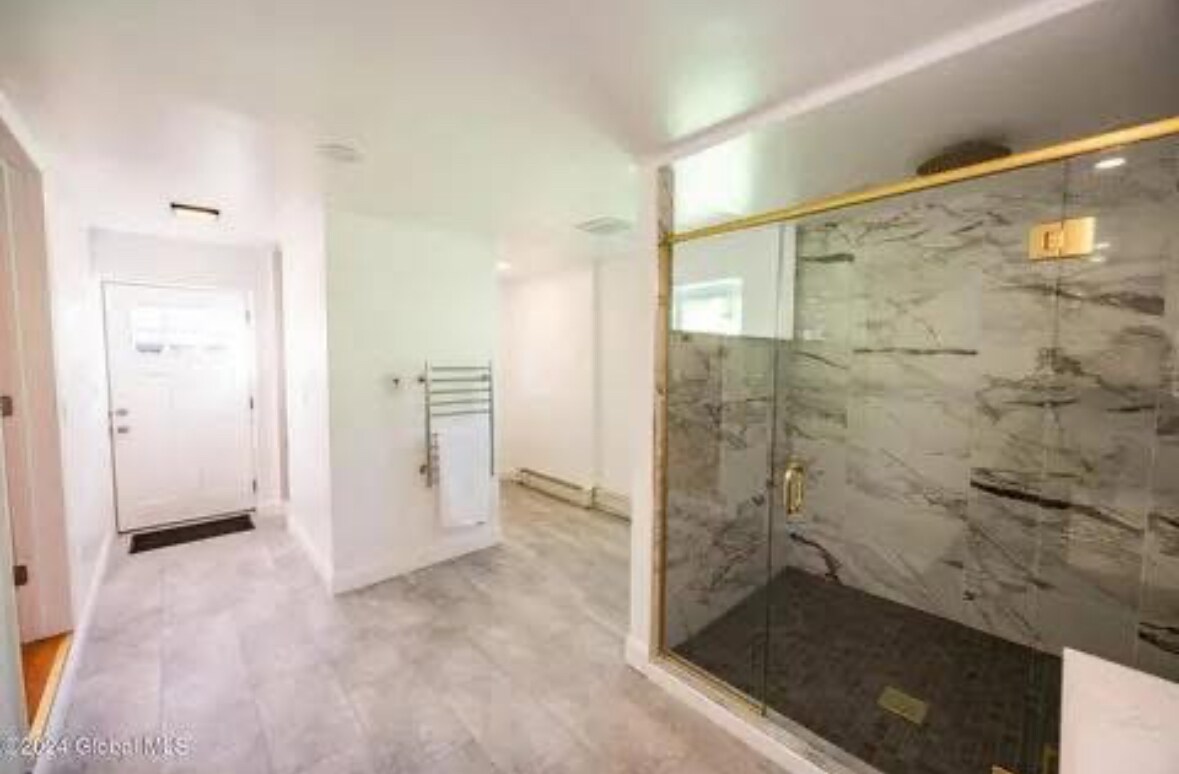 Building Photo - 24b Thacher St