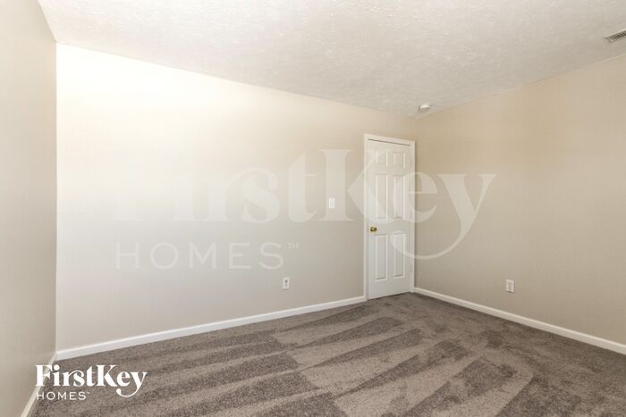 Building Photo - 8588 N Springview Dr