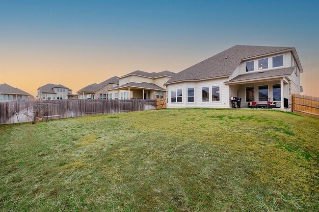 Building Photo - 2117 Prairie Oaks Dr