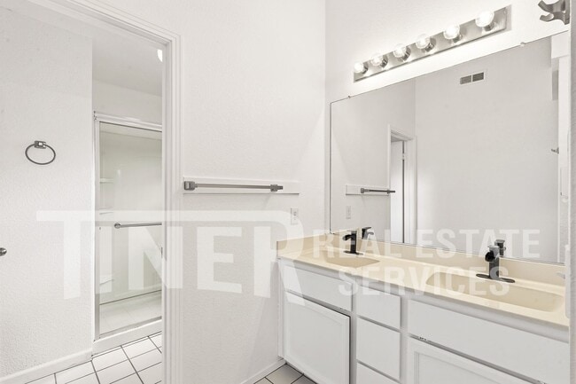 Building Photo - 9074 Concerto Ct