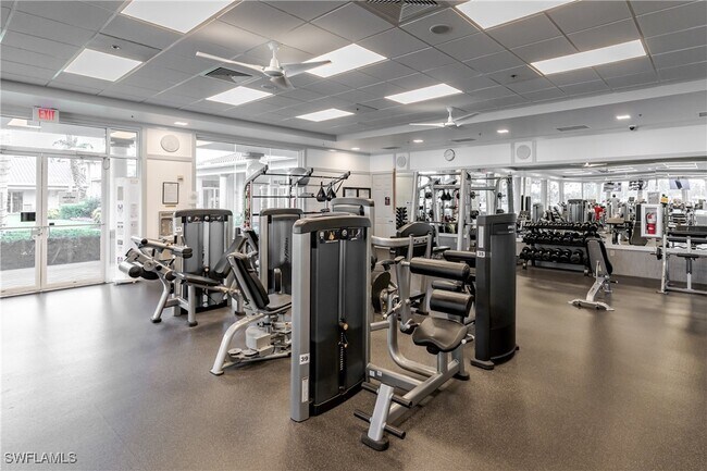 Building Photo - 4949 Kingston Way