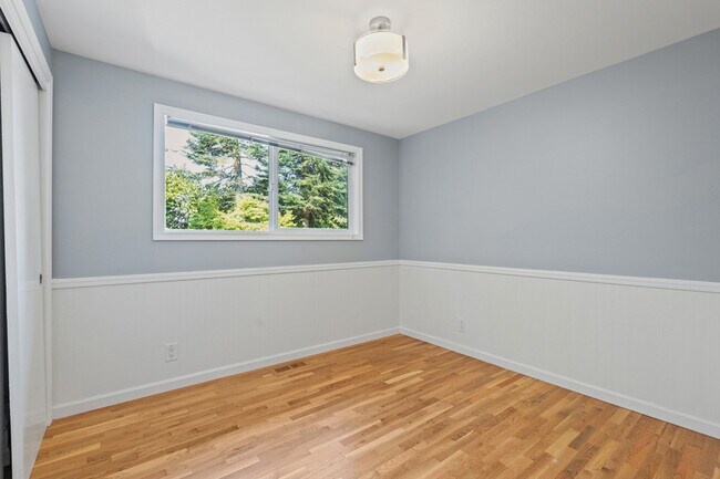 Building Photo - 18315 6th Ave NW