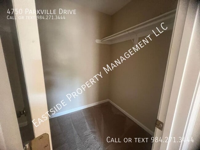Building Photo - 4750 Parkville Dr