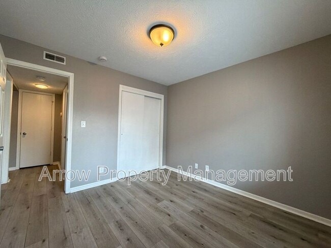 Building Photo - 922 A St