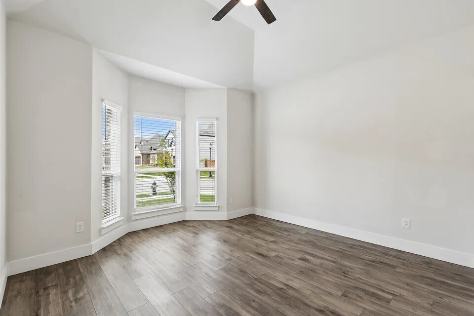 Building Photo - 6145 Tahoe Winds Dr