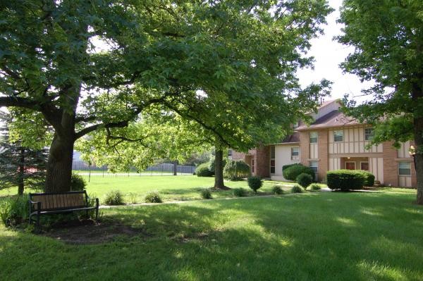 Private Reserve Townhomes - 1941 Suffolk Ln Indianapolis IN 46260 ...