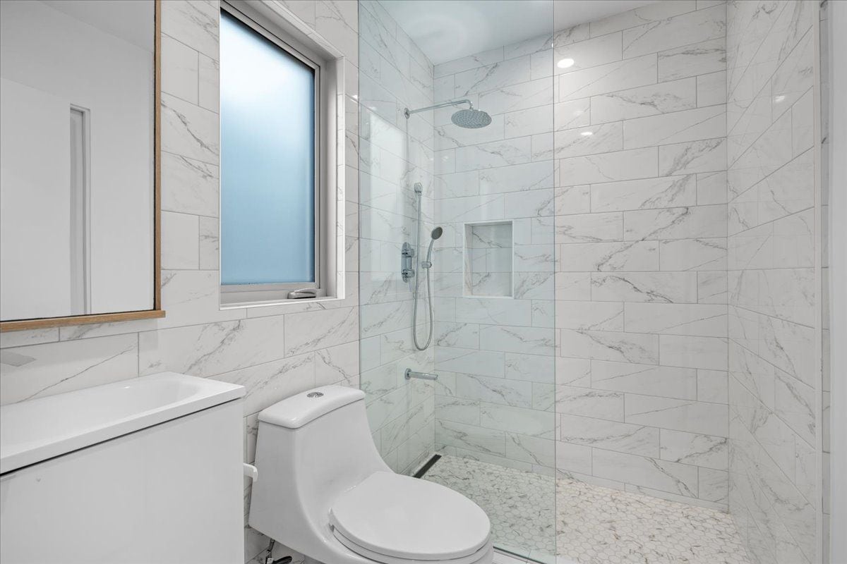 Building Photo - 541 Rose Ave