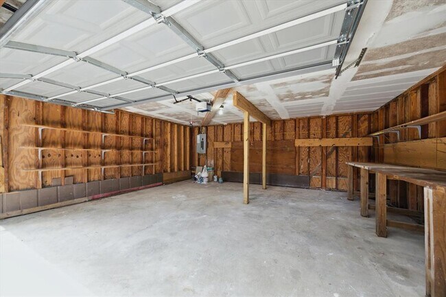 Building Photo - 25402 Lynbriar Ln