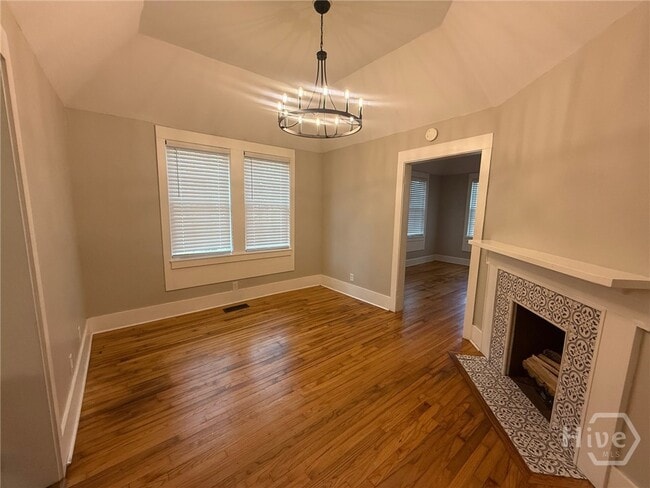 Building Photo - 504 N Maple St