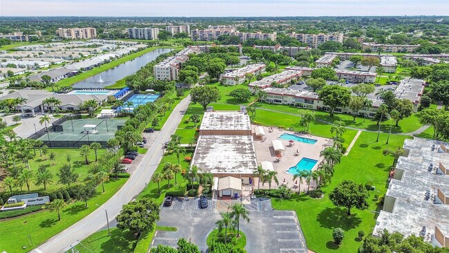 Building Photo - 23 Abbey Ln