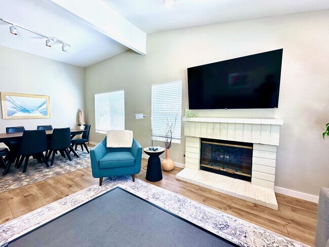 Building Photo - FOR RENT Call For Availability 3Br/3Ba 2128 Sqft Fully Furnished Del Mar Heights Vacation Home, C...