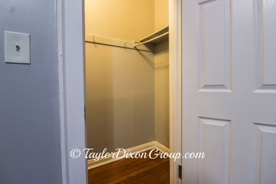 Building Photo - 6611 S Greenwood Ave