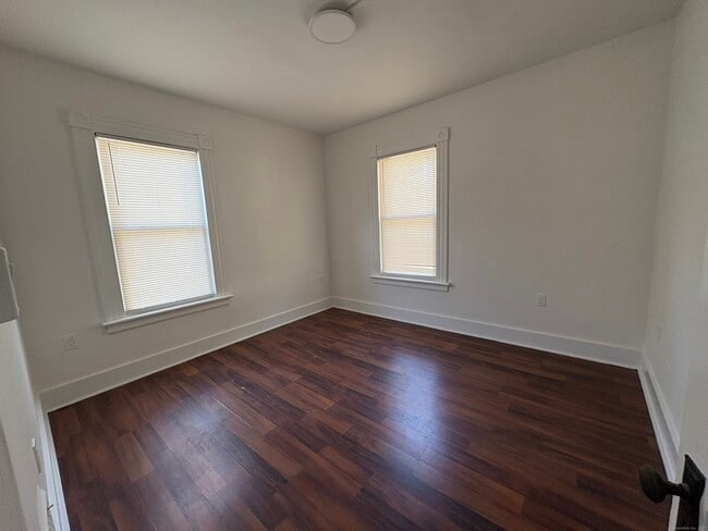 Building Photo - 118 New Haven Ave