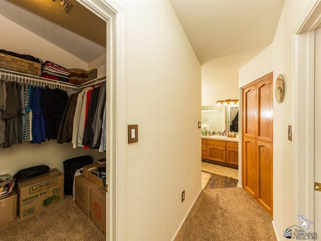 Building Photo - 8166 E Lorenzo Ln