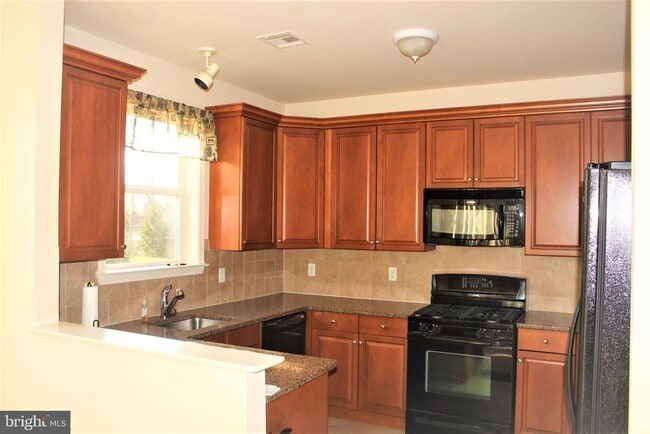 Building Photo - 611 Masterson Ct