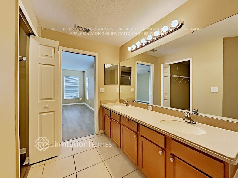 Building Photo - 628 Hatchwood Dr