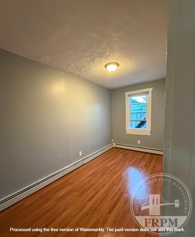 Building Photo - 1272 Pleasant St