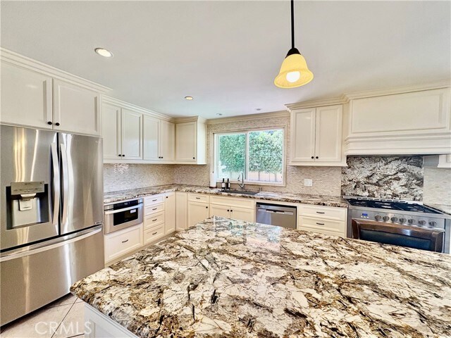 Building Photo - 20441 Ravenwood Ln