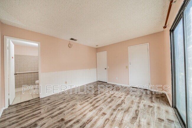 Building Photo - 1506 Webster St