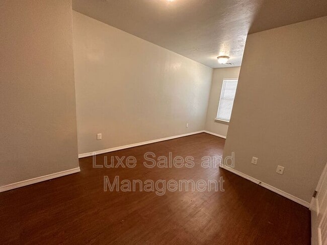 Building Photo - 1840 Casitas Cir