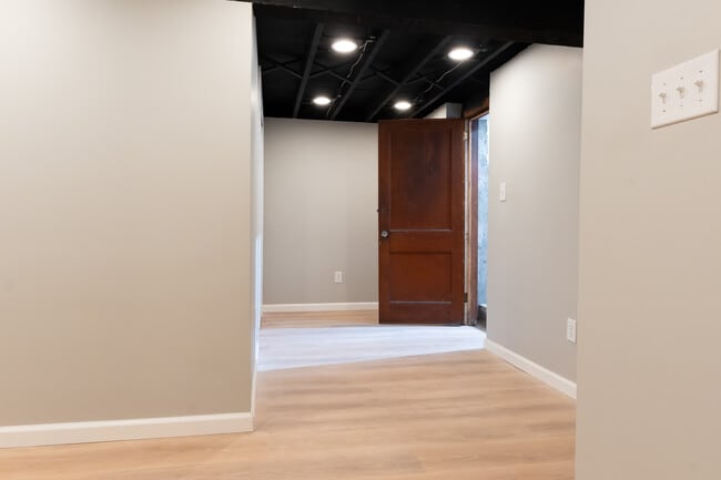 Building Photo - 144 Texas Ave