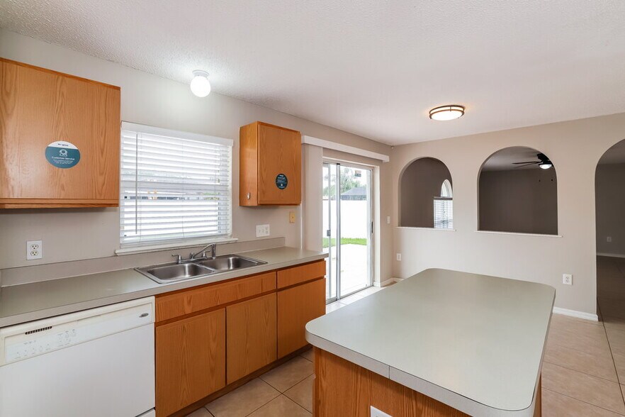 Building Photo - 24828 Ravello St