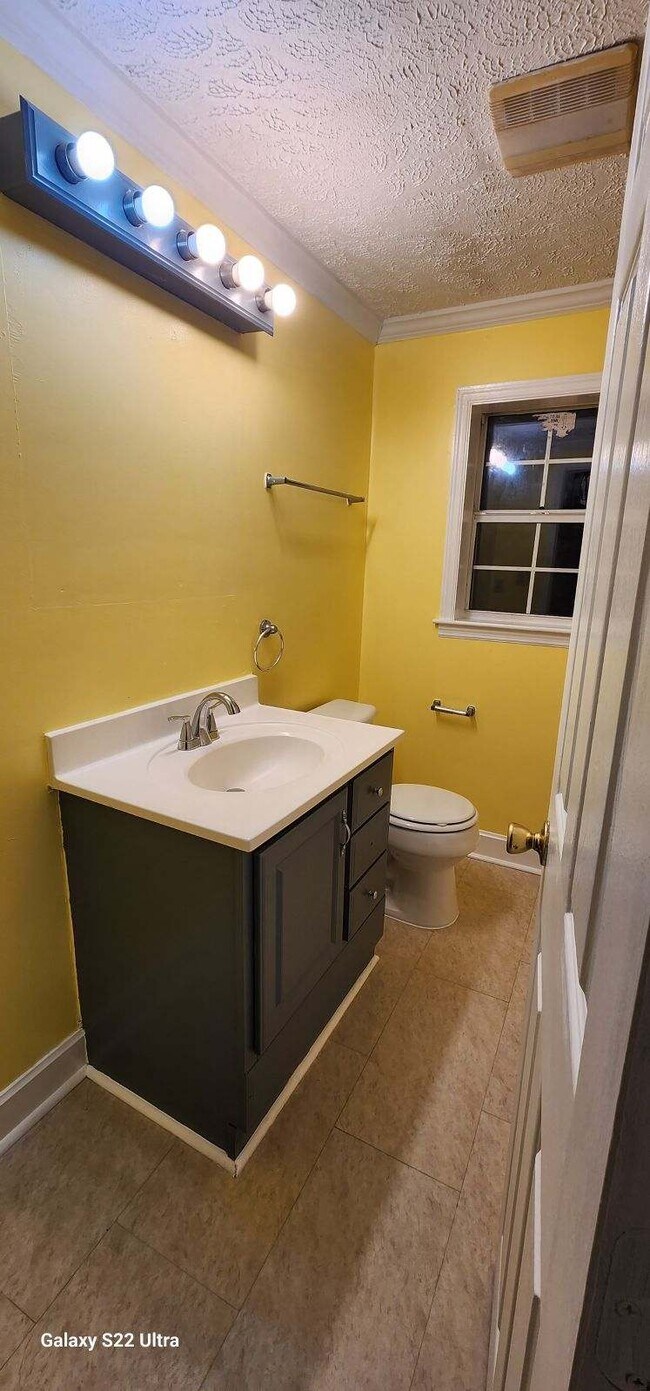 Building Photo - 25 Norton St