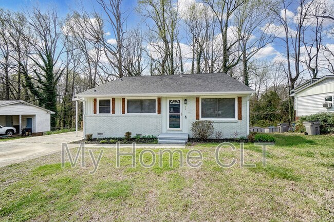 Building Photo - 717 Forest Dr