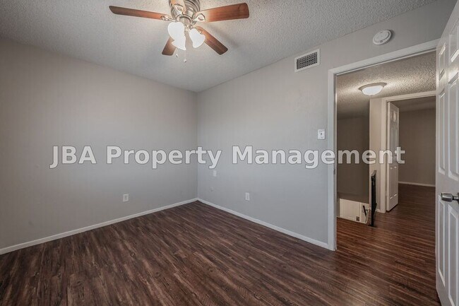 Building Photo - 1770 Farleigh Ct