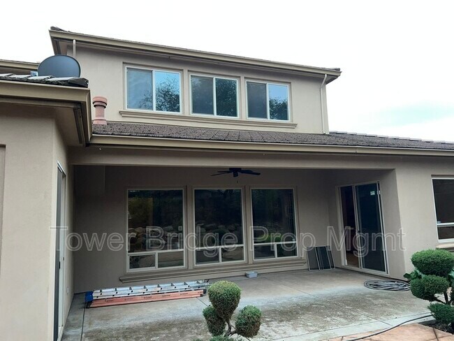 Building Photo - 3766 Mira Loma Dr