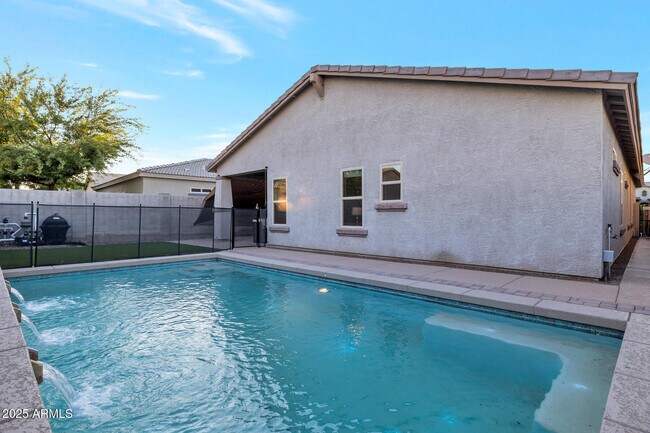 Building Photo - 18069 W Tasha Dr