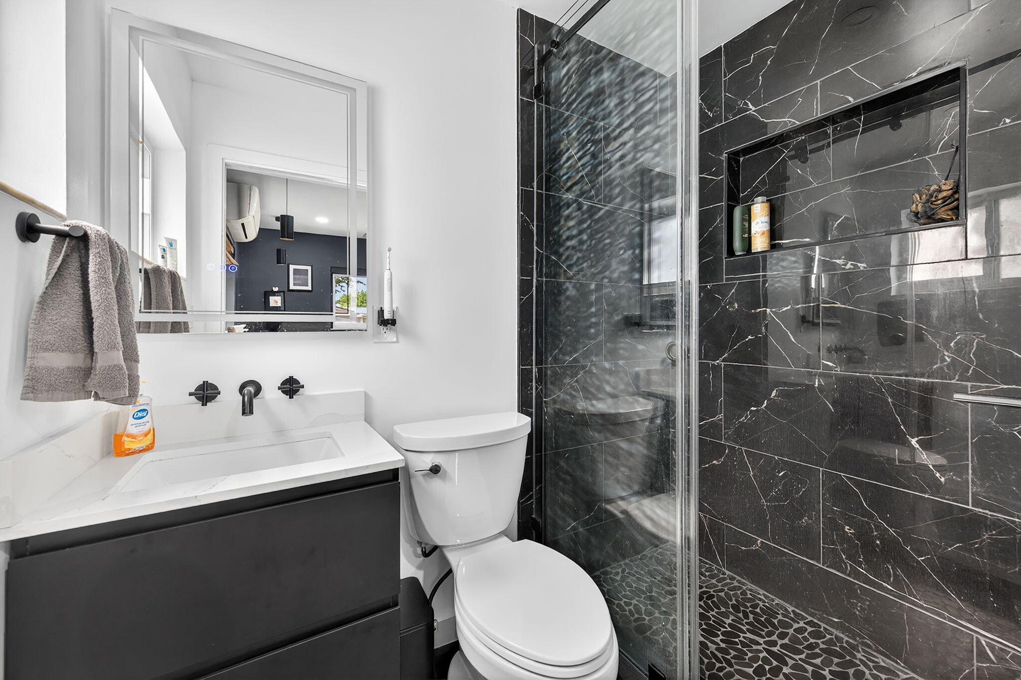 Building Photo - 6640 Douglas St