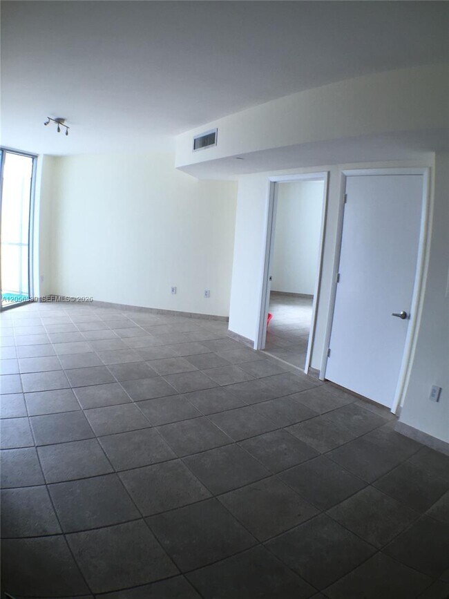 Building Photo - 350 S Miami Ave